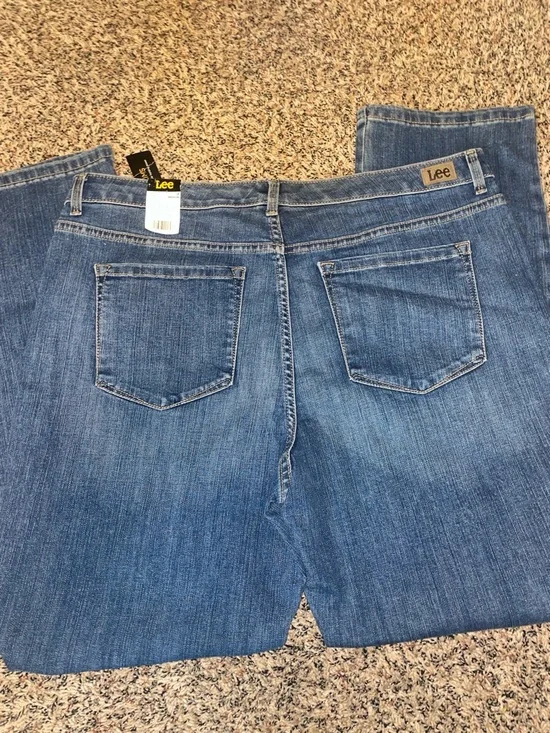 Lee Relaxed High Rise Slimming Straight Leg Blue Jeans Plus Size 18 | NWT - Picture 4 of 9